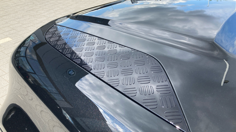 Land Rover Defender 3.0 D250 X-Dynamic SE 110 5dr Auto Diesel Estate